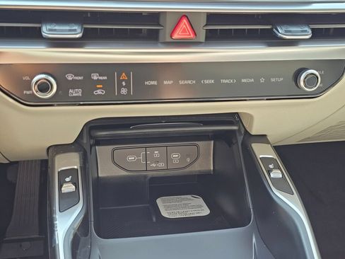 New 2026 Kia Sorento EX w/ EX Premium Package AWD/4WD image 16