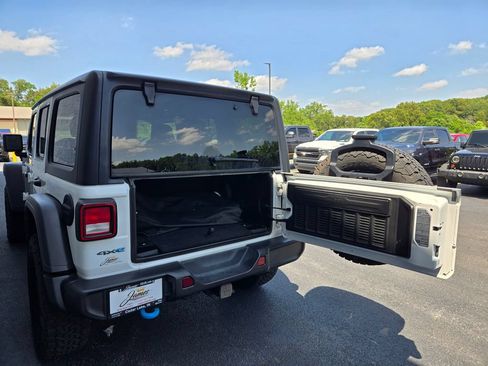 Used 2024 Jeep Wrangler Unlimited AWD/4WD image 37