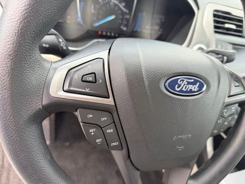 Used 2018 Ford Fusion SE FWD image 12