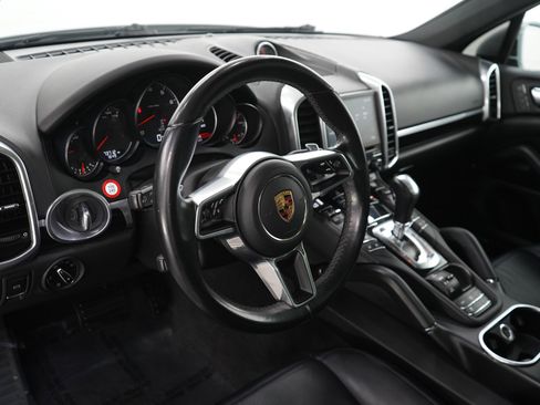 Used 2017 Porsche Cayenne Platinum Edition image 20