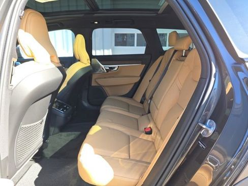 Certified 2025 Volvo V90 B6 Cross Country Ultra image 23