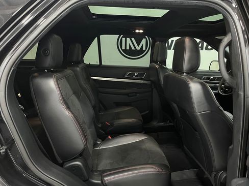 Used 2019 Ford Explorer XLT w/ Equipment Group 202A image 34