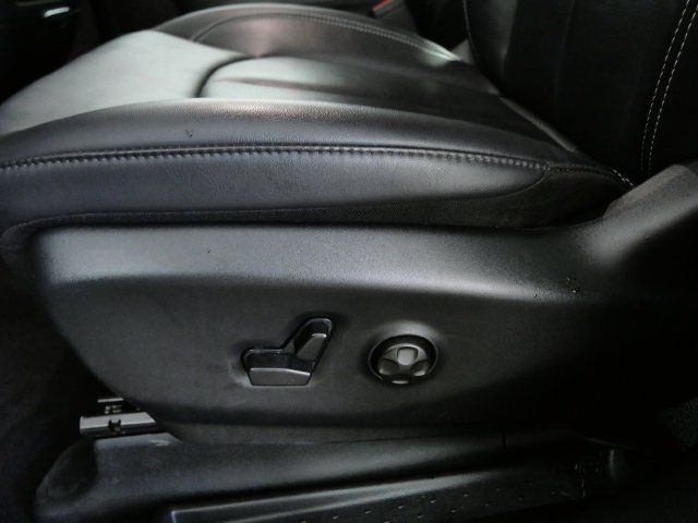 Used 2025 Chrysler Pacifica Select FWD image 17