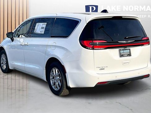 New 2026 Chrysler Pacifica Select FWD image 7