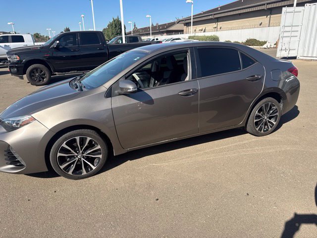 Used 2017 Toyota Corolla SE w/ Carpet Mat Package (TMS) FWD image 10