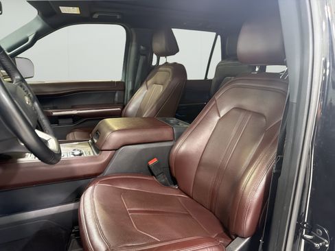 Used 2024 Ford Expedition Limited AWD/4WD image 9