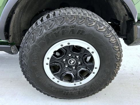 Used 2024 Ford Bronco Badlands image 20