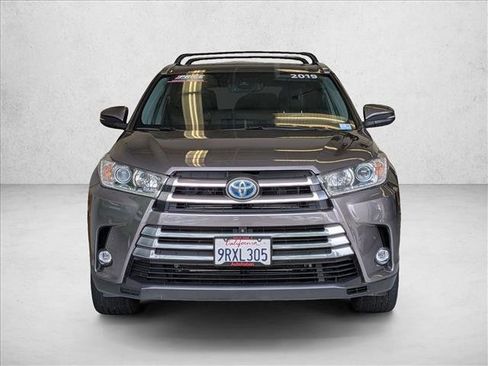 Used 2019 Toyota Highlander Limited Platinum AWD/4WD image 2