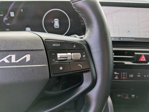 Certified 2026 Kia Sportage SX FWD image 33
