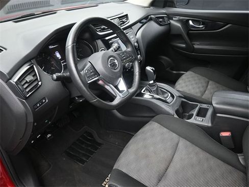 Used 2018 Nissan Rogue Sport SV w/ SV All-Weather Package image 18