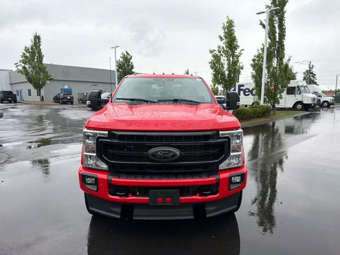 Used 2022 Ford F250 XLT w/ Black Appearance Package AWD/4WD image 2