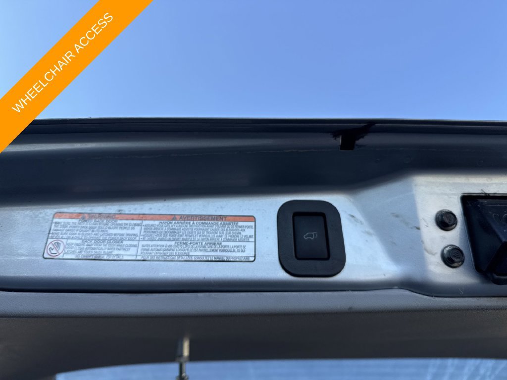 Used 2017 Toyota Sienna XLE Premium FWD image 46