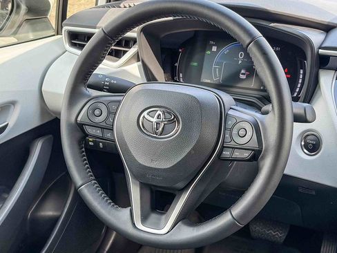 Used 2026 Toyota Corolla SE FWD image 14