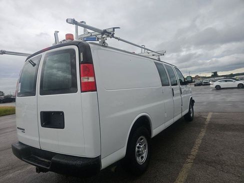 Used 2016 Chevrolet Express 2500 Extended RWD image 6