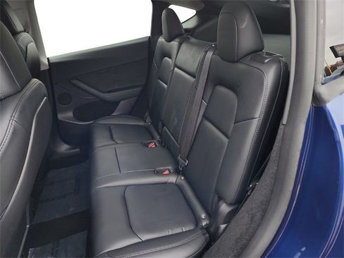 Used 2022 Tesla Model Y Performance image 17