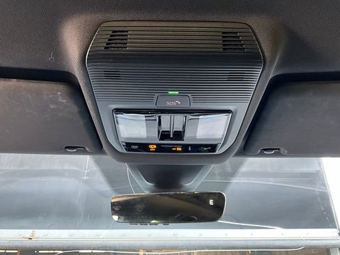 Used 2024 Volkswagen Atlas Cross Sport SE image 14