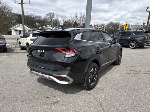 Used 2023 Kia Sportage LX image 3