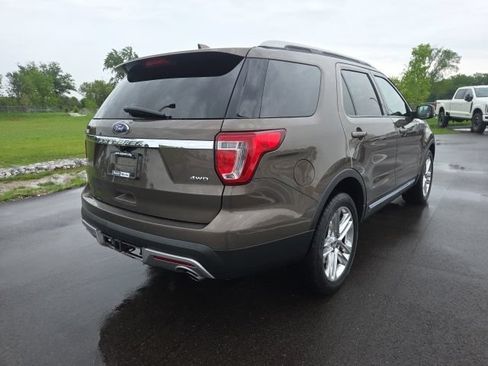 Used 2016 Ford Explorer XLT w/ Equipment Group 202A AWD/4WD image 8