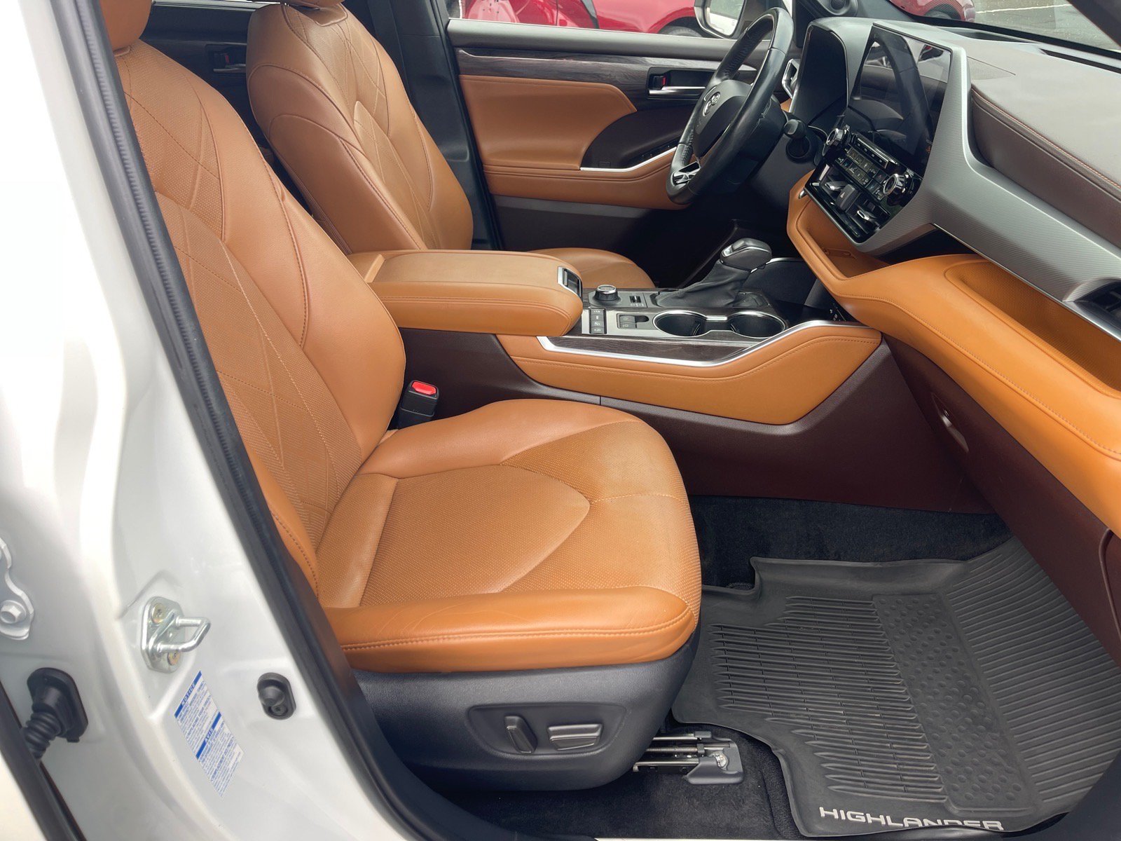 Used 2021 Toyota Highlander Platinum AWD/4WD image 19