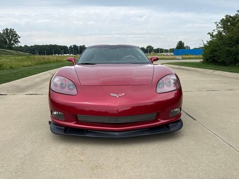Used 2005 Chevrolet Corvette Coupe w/ Preferred Equipment Group RWD image 3