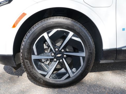 Used 2024 Chevrolet Equinox EV LT FWD image 6