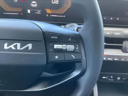 Certified 2025 Kia K4 FWD image 23