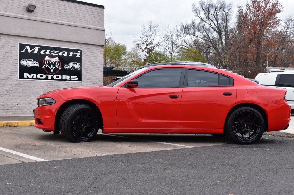 Used 2020 Dodge Charger SXT w/ Driver Convenience Group RWD image 3
