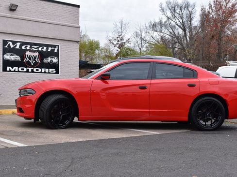 Used 2020 Dodge Charger SXT w/ Driver Convenience Group image 3