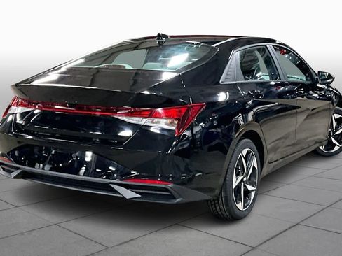 Used 2023 Hyundai Elantra SEL w/ Convenience Package image 11