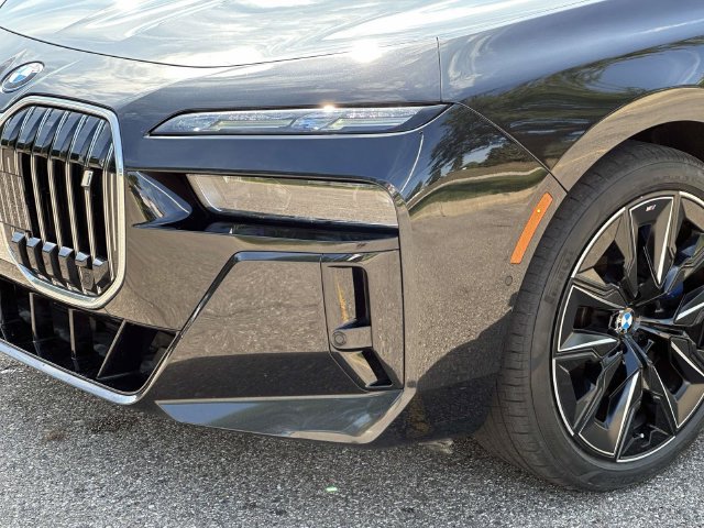 Certified 2023 BMW i7 xDrive60 AWD/4WD image 12