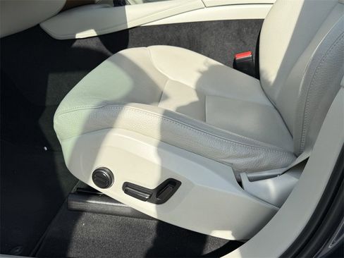 Used 2022 Volvo XC90 T6 Momentum w/ Climate Package image 12