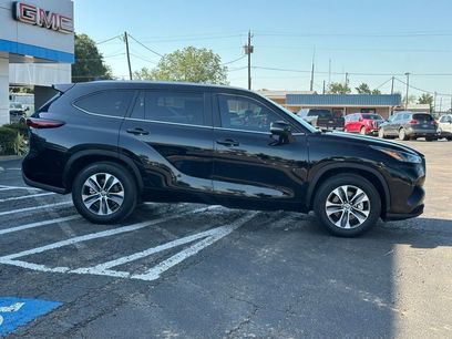 Used 2025 Toyota Highlander XLE