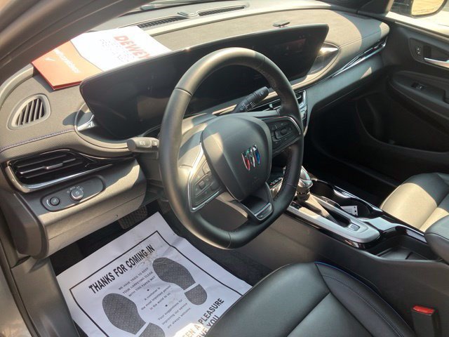 Used 2025 Buick Envista Sport Touring w/ Convenience II Package FWD image 14