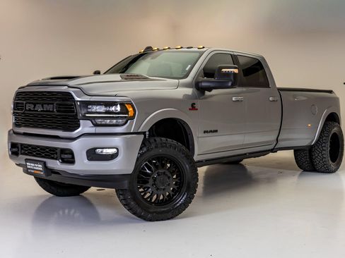 Used 2024 RAM 3500 Limited w/ Night Edition AWD/4WD image 5