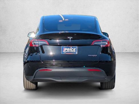 Used 2024 Tesla Model Y Long Range AWD/4WD image 7