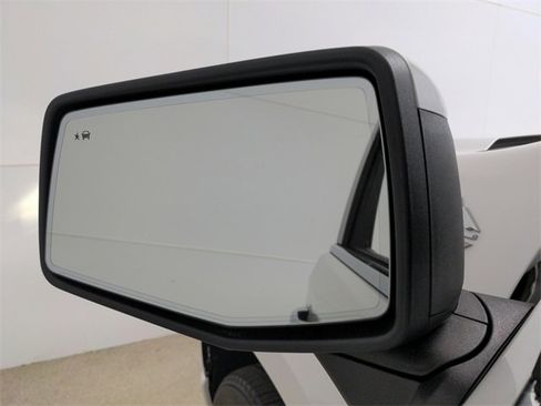 Used 2019 Chevrolet Silverado 1500 High Country image 28