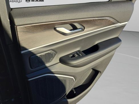 New 2026 Jeep Grand Cherokee Limited AWD/4WD image 27