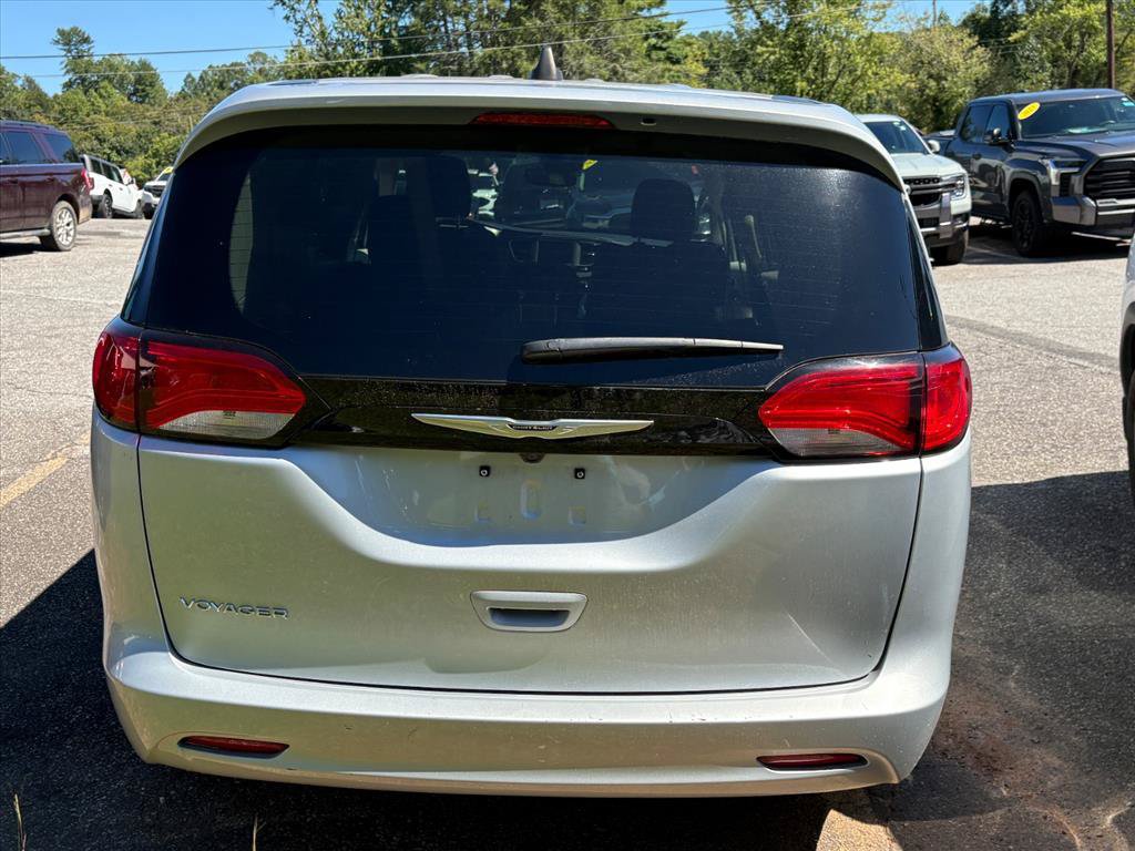 Used 2023 Chrysler Voyager LX FWD image 7