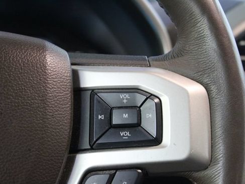 Used 2019 Ford F150 King Ranch w/ Equipment Group 601A Luxury AWD/4WD image 17