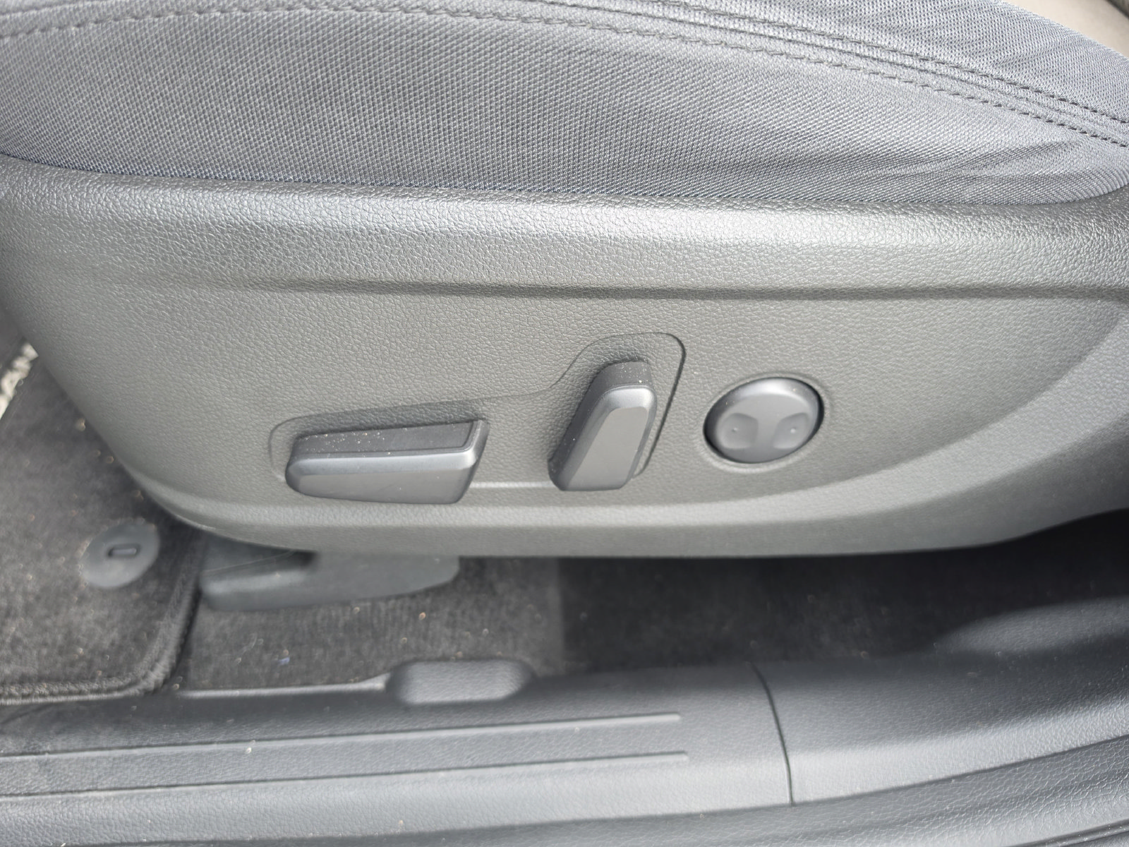 Used 2023 Hyundai Santa Fe SEL FWD image 23