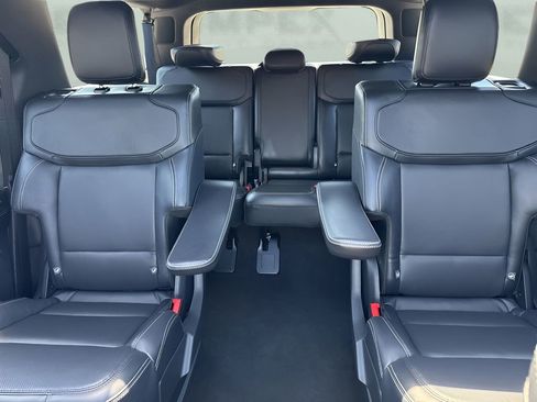 Used 2025 Ford Expedition Max Platinum w/ Stealth Appearance Package AWD/4WD image 12