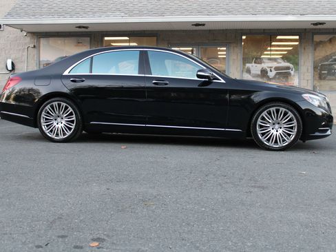 Used 2017 Mercedes-Benz S 550 S 550 Sedan 4D image 32