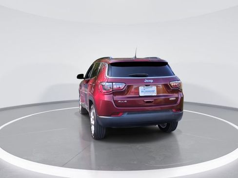 Used 2022 Jeep Compass Latitude AWD/4WD image 6