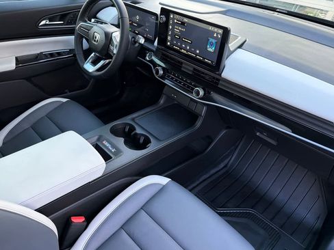 Used 2024 Honda Prologue Touring image 18
