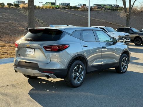Used 2025 Chevrolet Blazer LT image 6