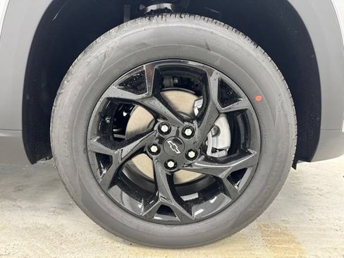 New 2026 Chevrolet Trax LT w/ Midnight Edition FWD image 30