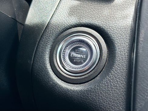 Used 2020 Mercedes-Benz GLC 300 image 35