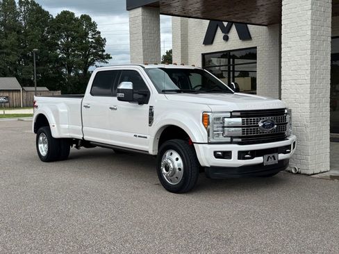 Used 2017 Ford F450 Platinum w/ Platinum Ultimate Package AWD/4WD image 21