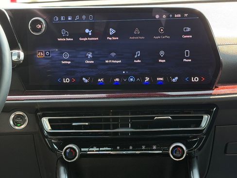 Used 2024 Chevrolet Traverse Z71 AWD/4WD image 15