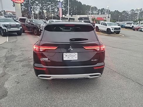 Used 2023 Mitsubishi Outlander SE image 6